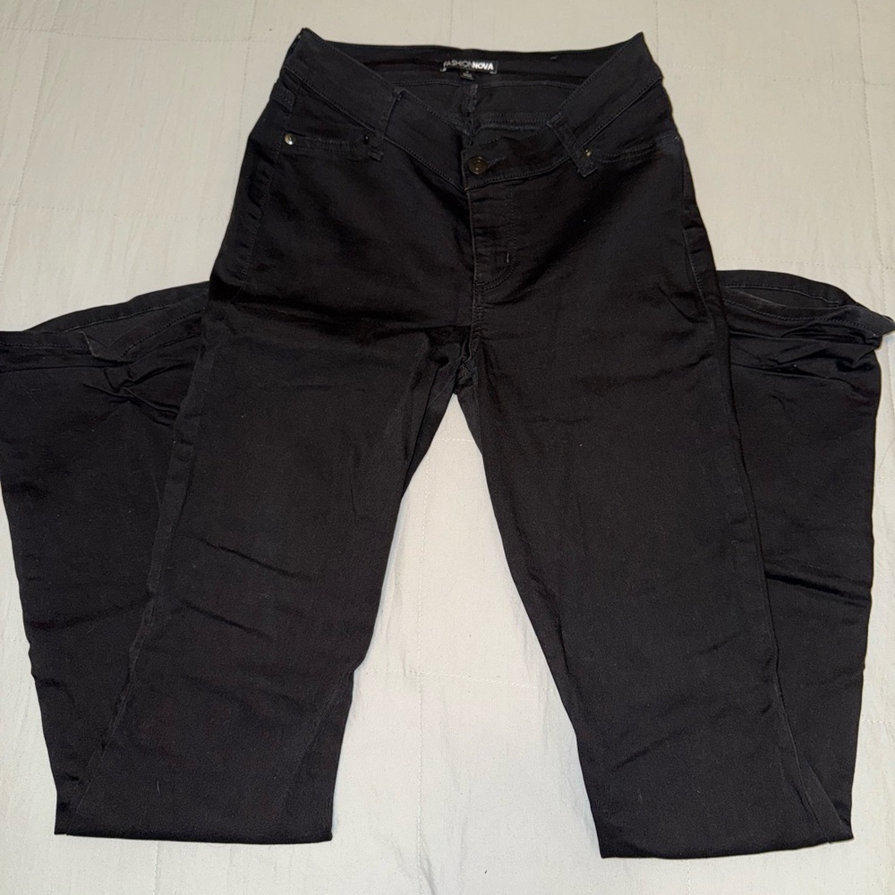 Fashion Nova Black V Shape Waist Line Flare Jeans Size 9